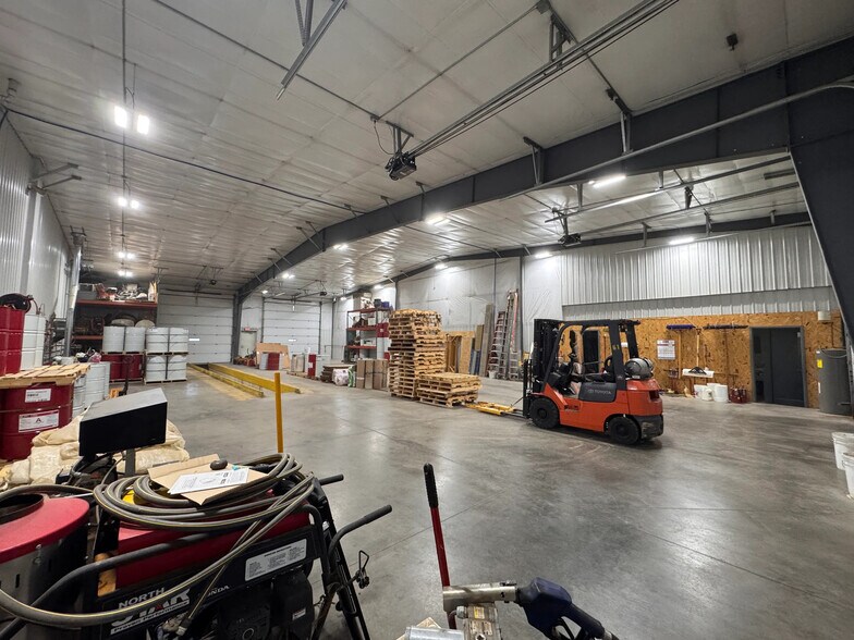 More Photos Of 47174 Haylie St, Sioux Falls Distribution For Sale
