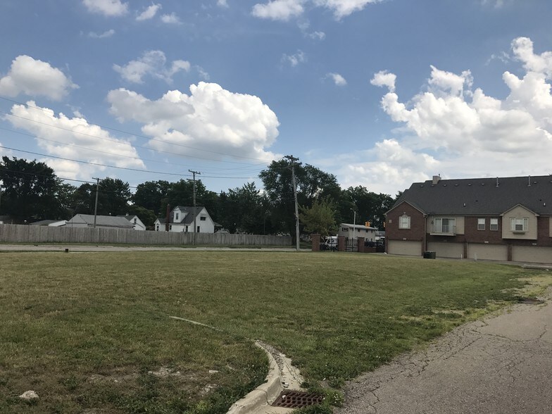 More Photos Of 24095 Vance Ave, Hazel Park Land For Sale