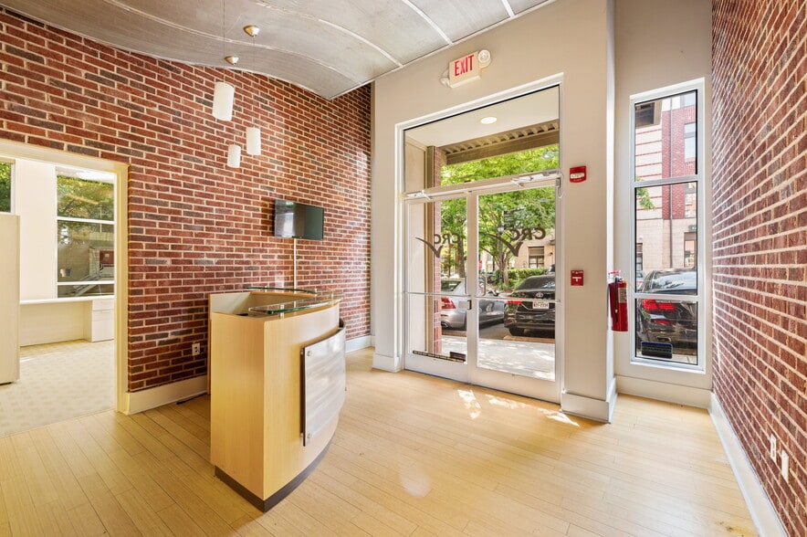 More Photos Of 2115-2135 Southend Dr, Charlotte Apartments For Lease