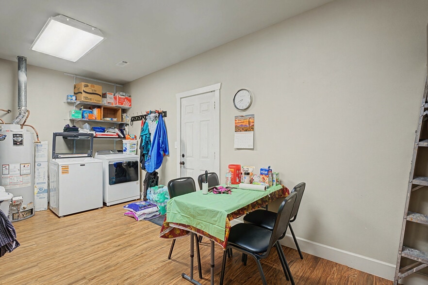 More Photos Of 1133 NW J St, Bentonville Office For Sale