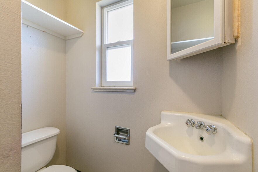 More Photos Of 901 Jasmine St, Denver Apartments For Sale