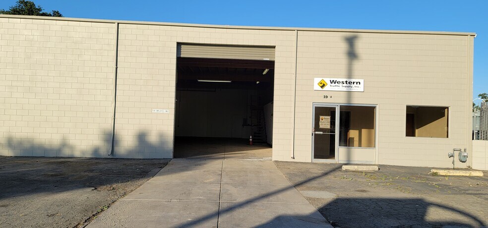 More Photos Of 4652 E Waterloo Rd, Stockton Warehouse For Lease