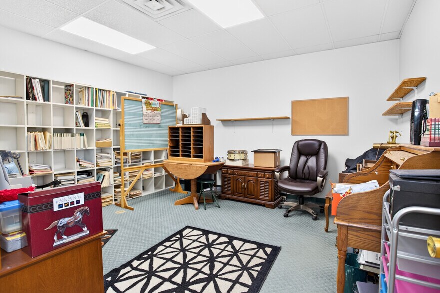 More Photos Of 1319 S John Redditt Dr, Lufkin Office For Sale