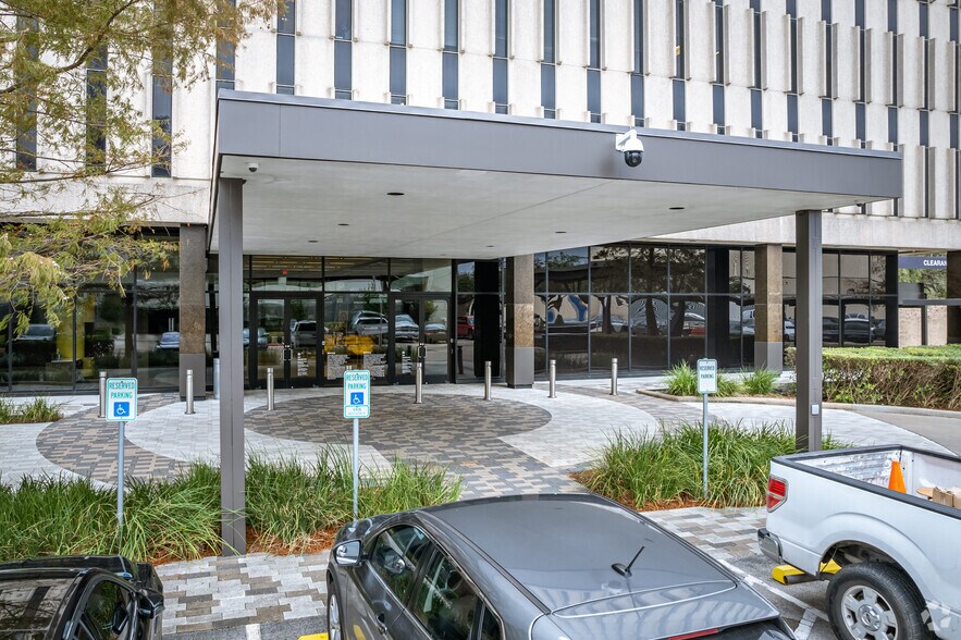 More Photos Of 4900 Fournace Pl, Bellaire Office For Lease
