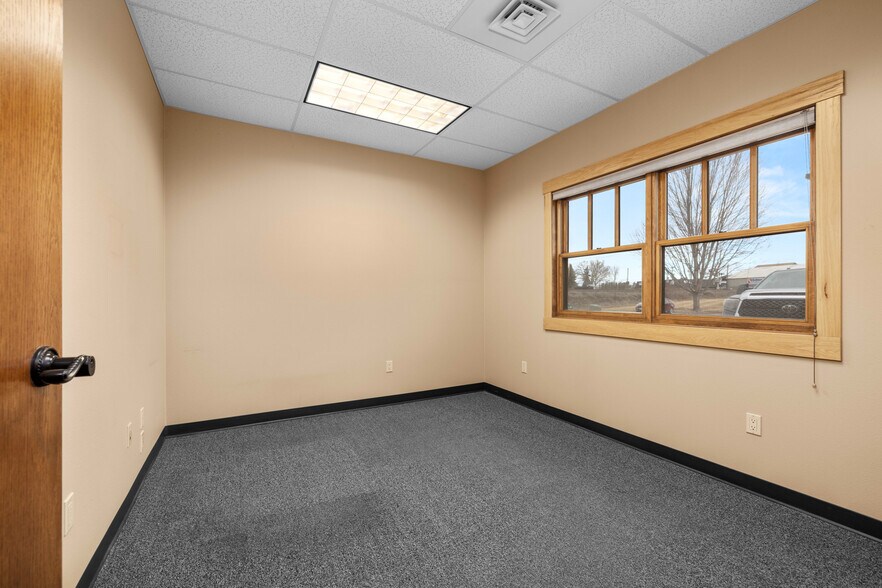 More Photos Of 102 Cooperative Way, Kalispell Office For Sale