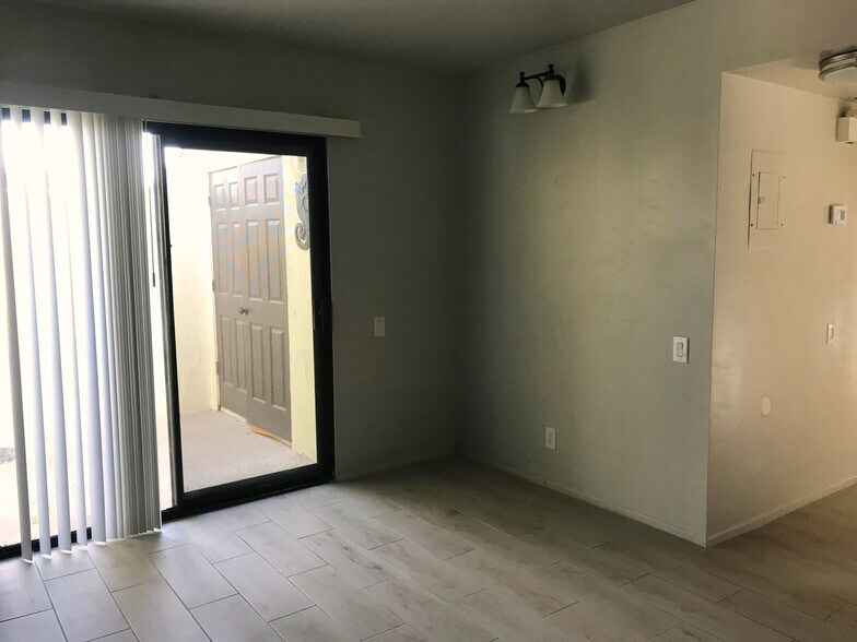 More Photos Of 525 S Thornhill Rd, Palm Springs Apartments For Sale