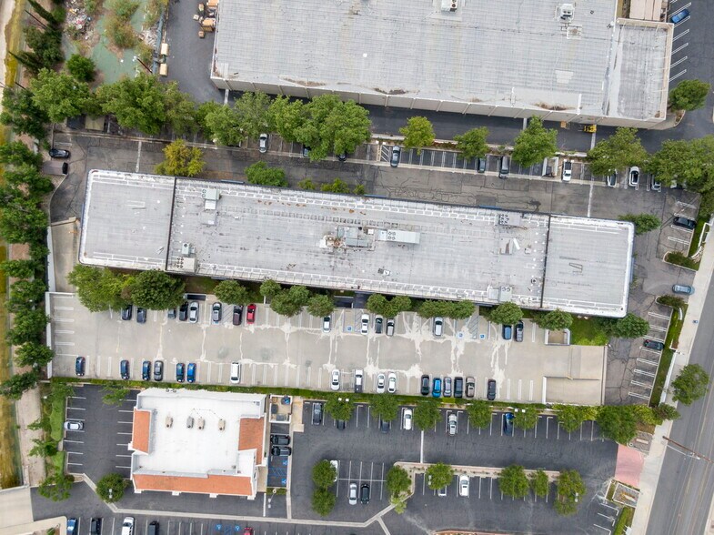 More Photos Of 28720 Roadside Dr, Agoura Hills Office For Lease