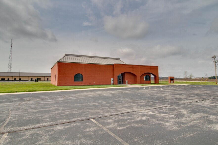 More Photos Of 18400 Shipman Rd, Carlinville Schools For Sale