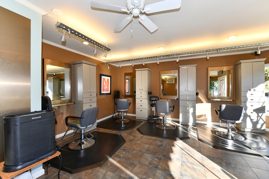 More Photos Of 1519 Main St, Napa Storefront Retail Residential For Sale