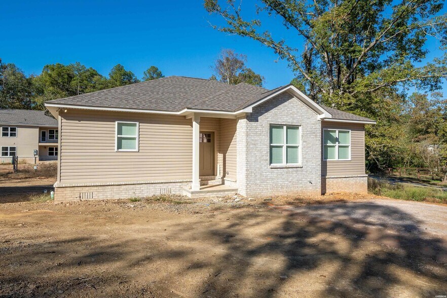 More Photos Of 102 & 106 Cheyenne St, Hot Springs National Park Apartments For Sale