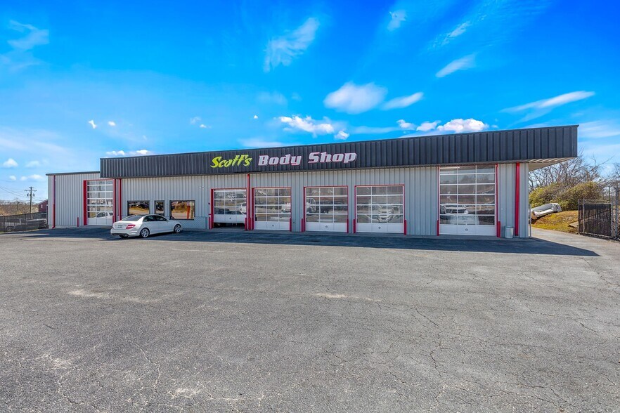 Primary Photo Of 13817 E Wade Hampton Blvd, Greer General Retail For Sale