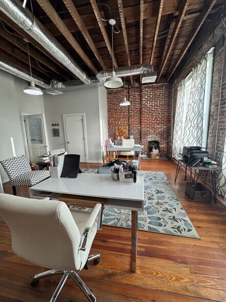 More Photos Of 109-111 N State St, Jackson Loft Creative Space For Lease