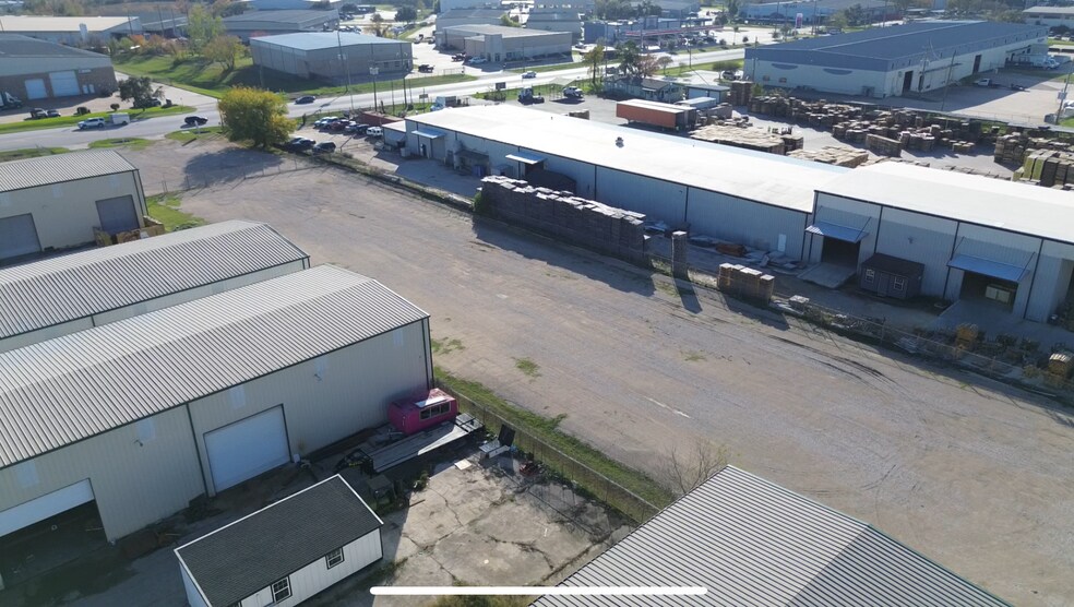 More Photos Of 5719 Cunningham Rd, Houston Unknown For Lease