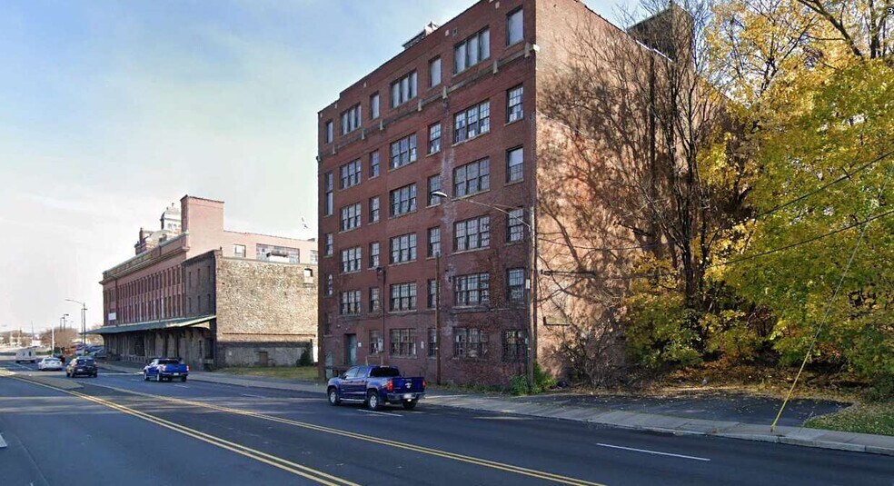 More Photos Of 151-155 E Market St, Wilkes-Barre Warehouse For Sale