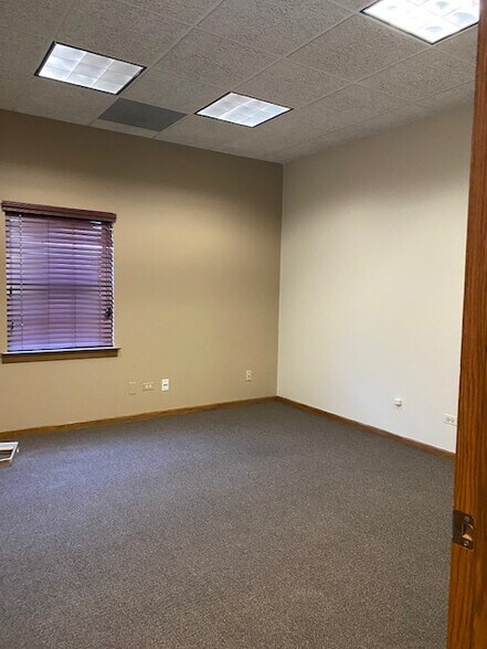 More Photos Of 7620-7632 W 159th St, Orland Park Office For Lease