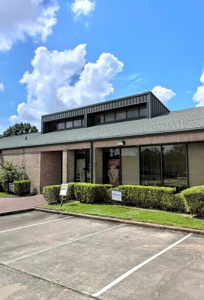More Photos Of 2507 Williams Trace Blvd, Sugar Land Medical For Lease
