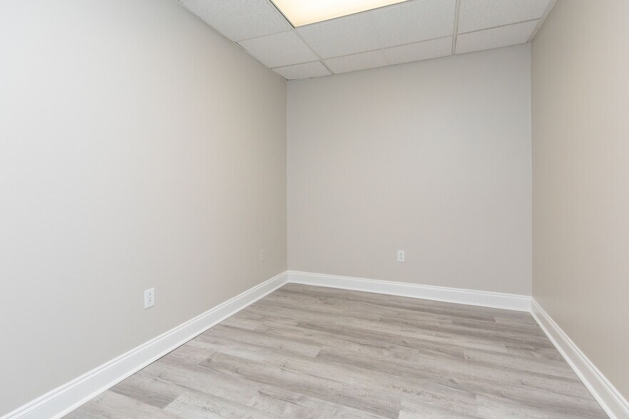 More Photos Of 555 Andorra Glen Ct, Lafayette Hill Apartments For Lease