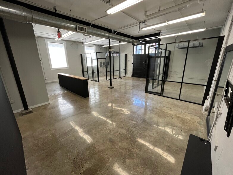 More Photos Of 14 W 15th St, Cincinnati Warehouse For Lease