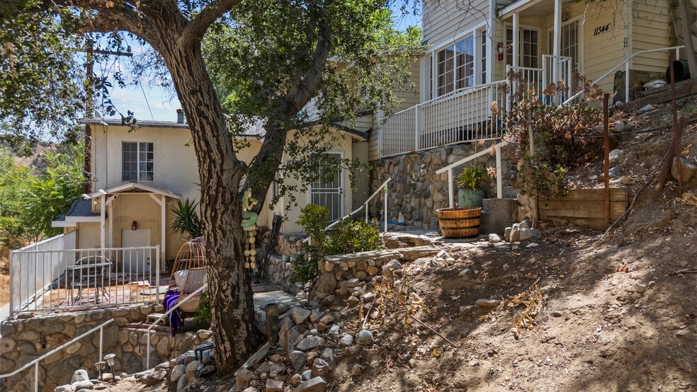 More Photos Of 11346 Santol Dr, Sylmar Apartments For Sale