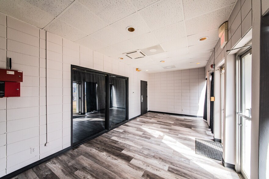 More Photos Of 3000 Irvin Cobb Dr, Paducah Warehouse For Sale