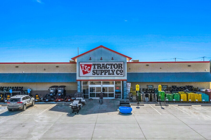 More Photos Of 3440 I 20 Service Rd, Stanton General Retail For Sale