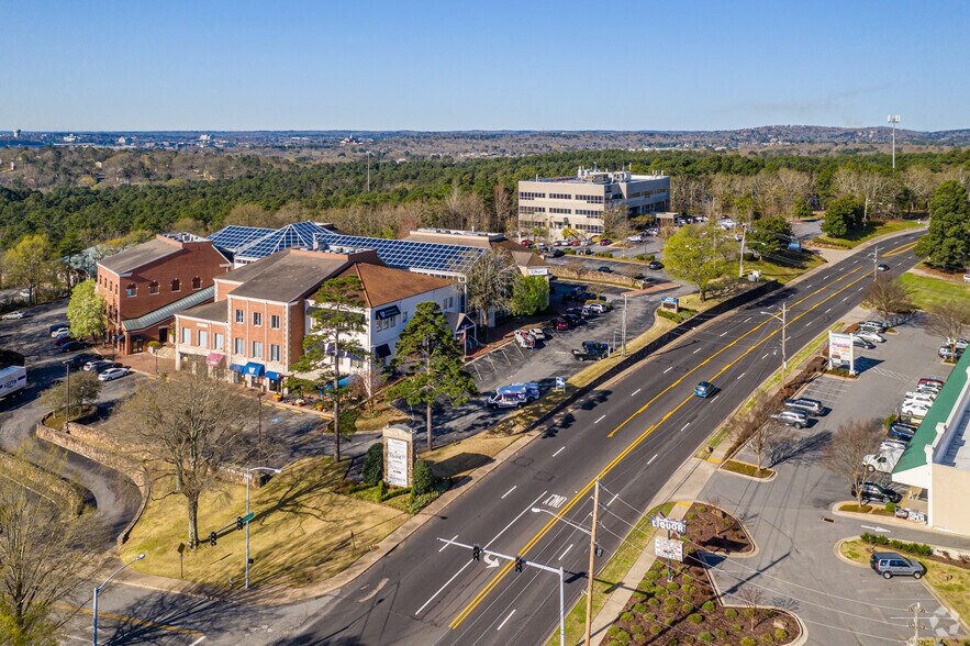 More Photos Of 8201 Cantrell Rd, Little Rock Office For Lease