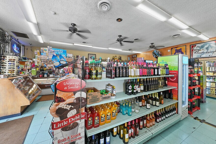 More Photos Of 44 N 19 1/2 Ave, Lemoore Restaurant For Sale