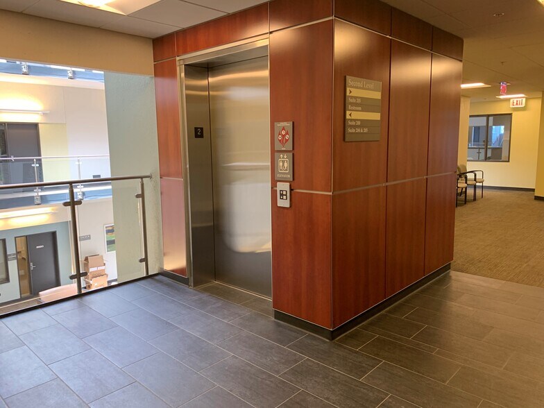 More Photos Of 1100 W Central Rd, Arlington Heights Medical For Lease