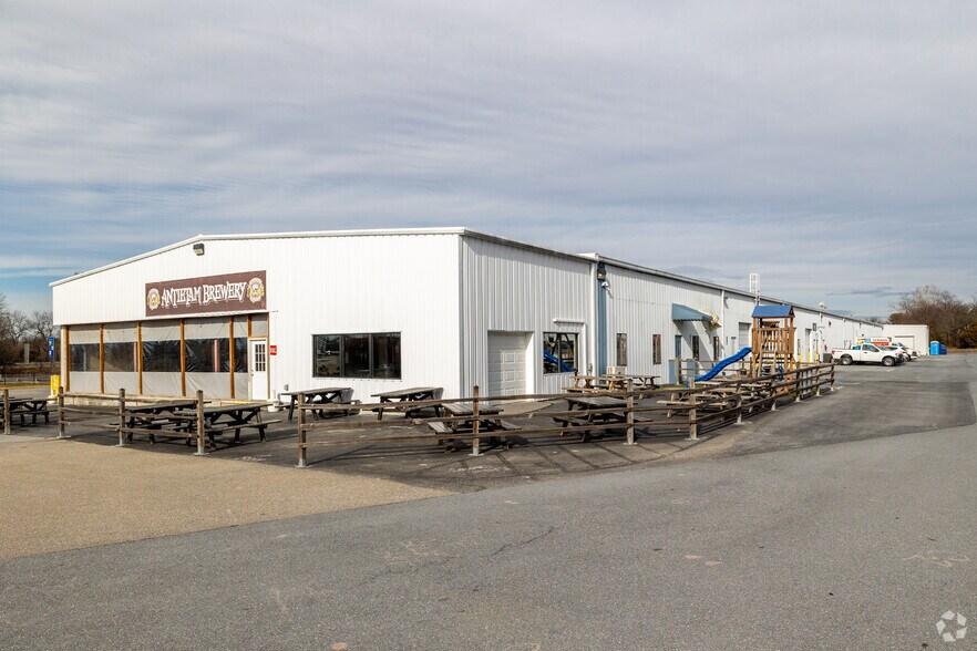 More Photos Of 140 Western Maryland Pky, Hagerstown Warehouse For Lease