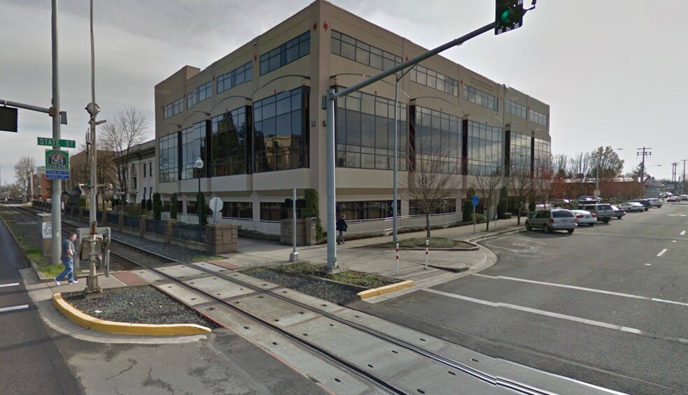 More Photos Of 1215 State St, Salem Office For Lease