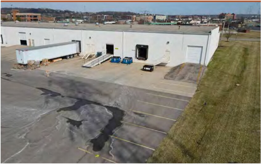More Photos Of 5635-5653 Union Centre Dr, West Chester Warehouse For Lease