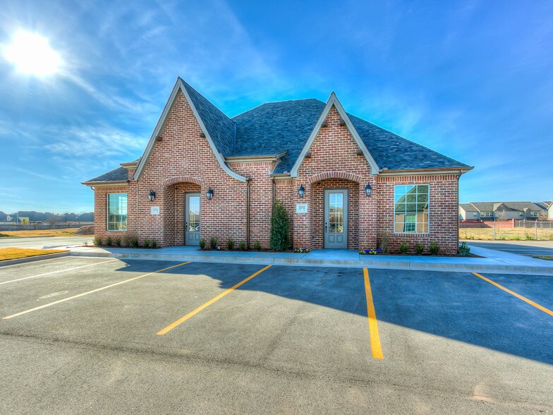 More Photos Of 2232 NW 36th Ave, Norman Office For Sale