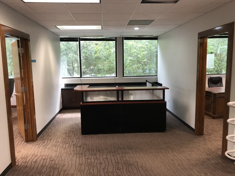 More Photos Of 5295 Hollister St, Houston Office For Sale