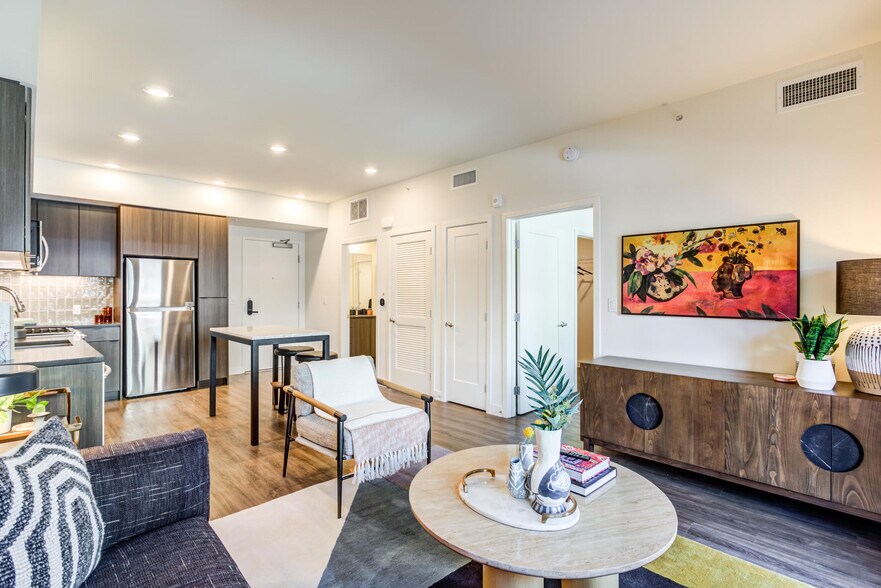 More Photos Of 1100 Webster St, Oakland Apartments For Lease