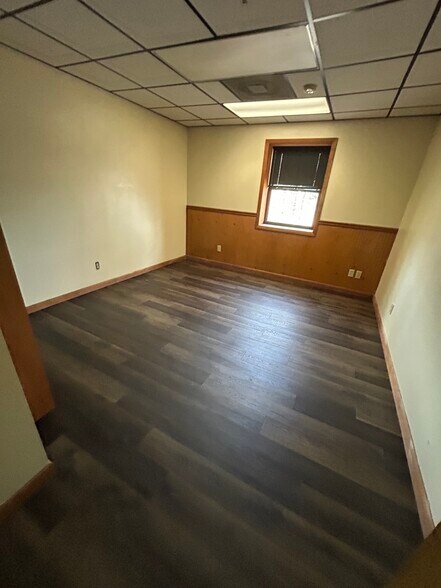 More Photos Of 198 George St, Beckley Research And Development For Lease