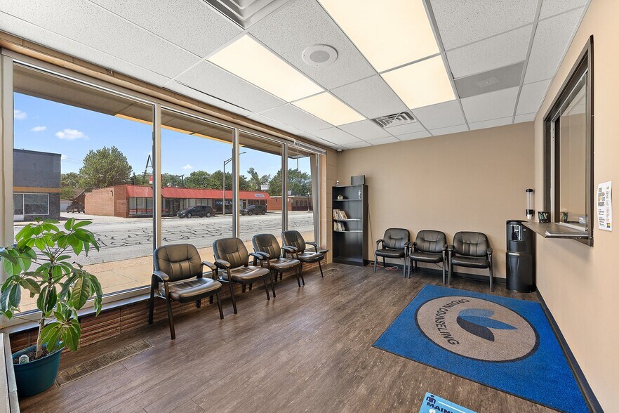 More Photos Of 7025 Indianapolis Blvd, Hammond Office For Sale