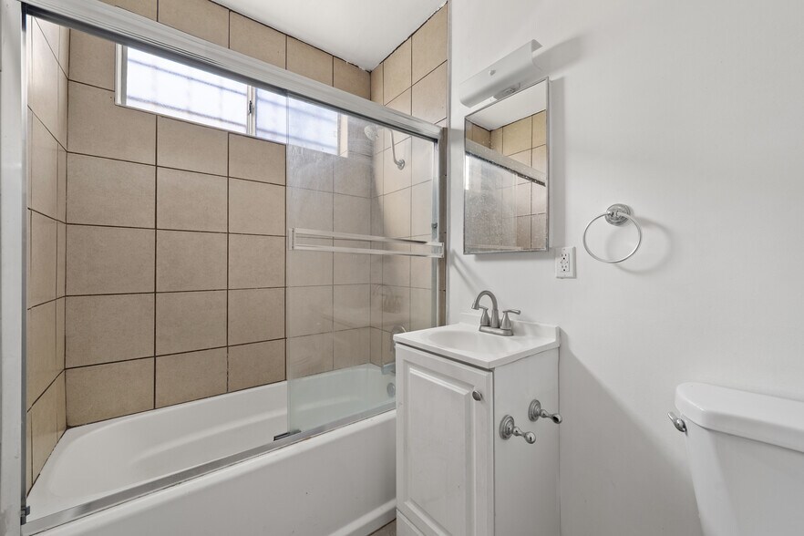 More Photos Of 1406 Exposition Blvd, Los Angeles Apartments For Sale