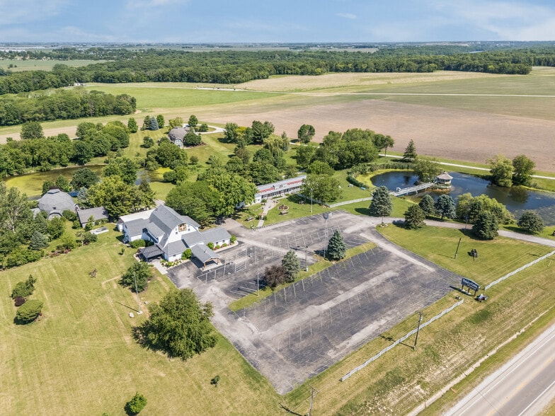 More Photos Of 2973 N Il Route 71, Ottawa Restaurant For Sale
