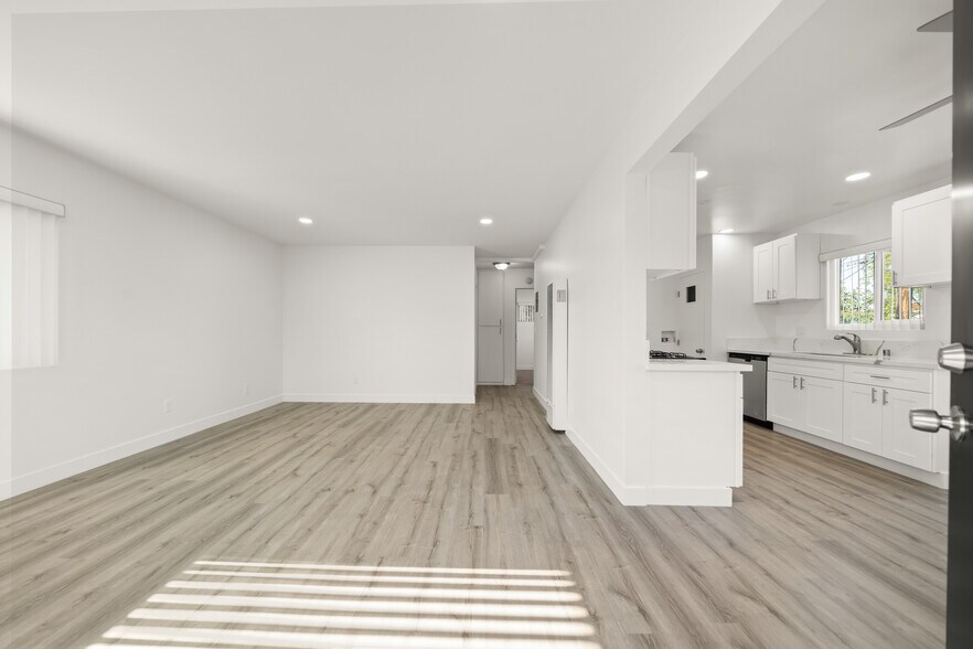 More Photos Of 1032 Bonita St, Tustin Apartments For Sale