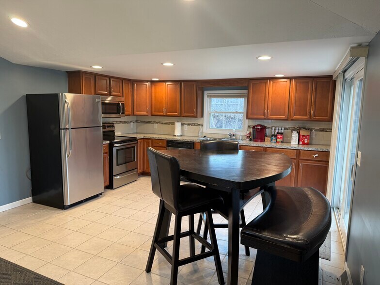 More Photos Of 4334 Abrigador Trl NE, Comstock Park Office For Lease