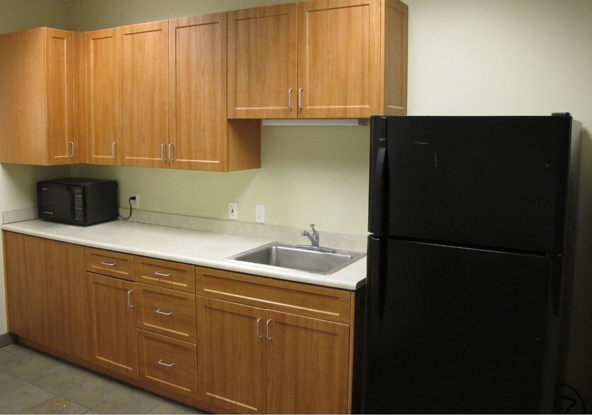More Photos Of 525 SW Umatilla St, Redmond Office For Sale