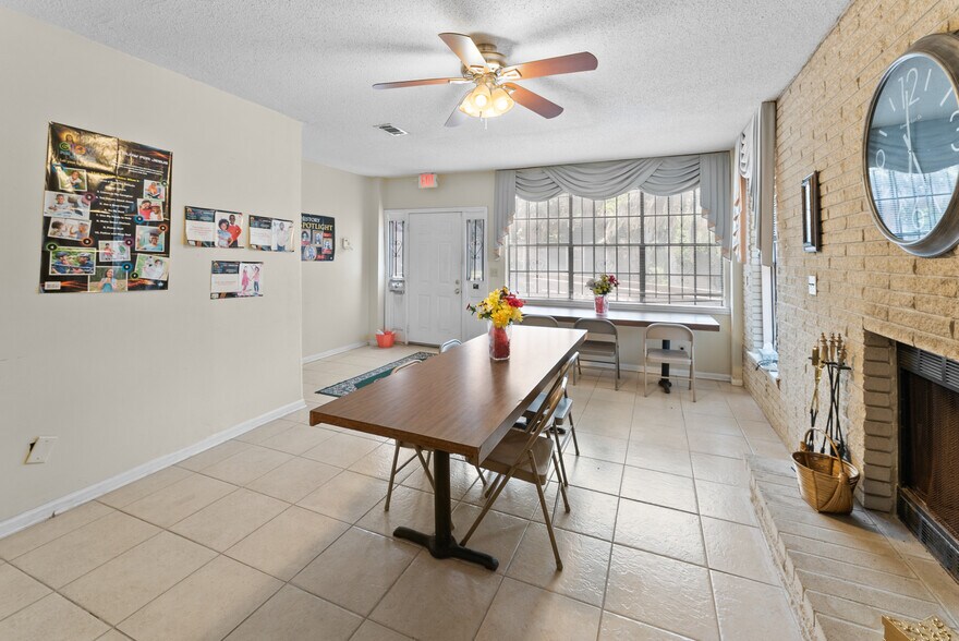 More Photos Of 902 W 36th St, Savannah Religious Facility For Lease