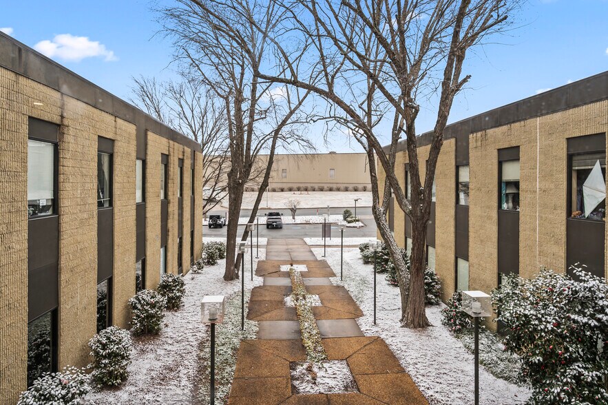 More Photos Of 8025 North Point Blvd, Winston-Salem Office For Lease