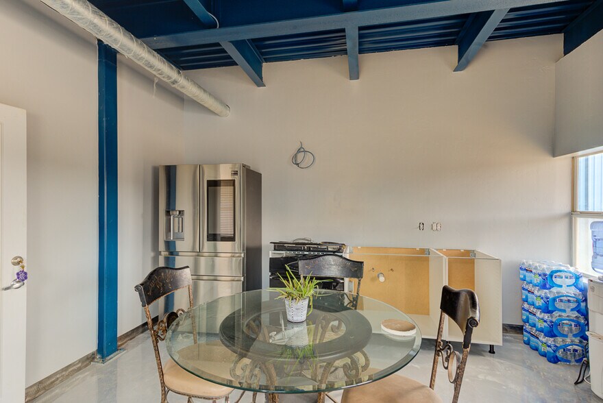 More Photos Of 9425 Schoenthal Rd, New Braunfels Warehouse For Sale