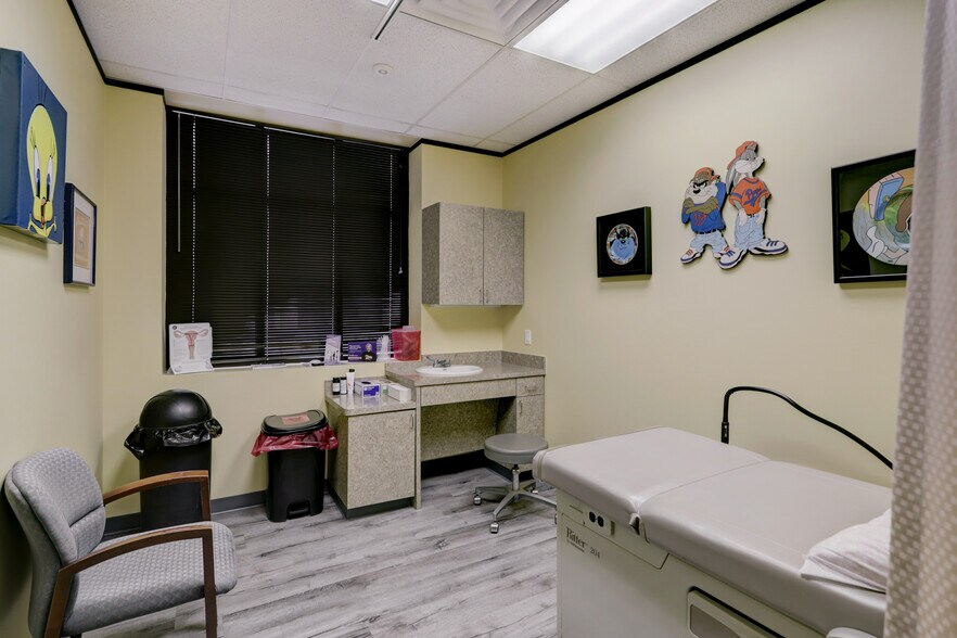 More Photos Of 19701 Kingwood Dr, Kingwood Medical For Sale