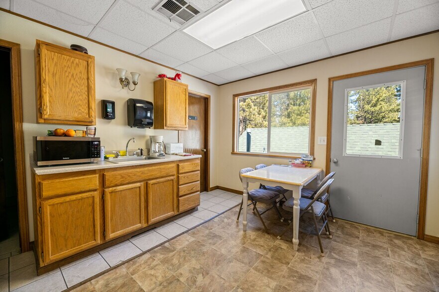 More Photos Of 41656 Big Bear Blvd, Big Bear Lake Freestanding For Sale