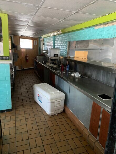 More Photos Of 2409 N Alexander Dr, Baytown General Retail For Lease
