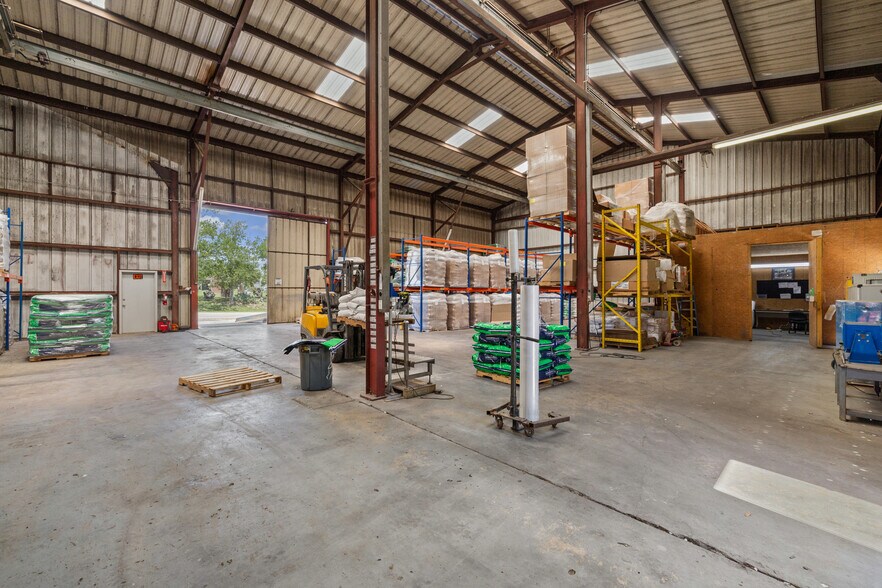 More Photos Of 116 Hoxie St, Coupland General Retail For Sale