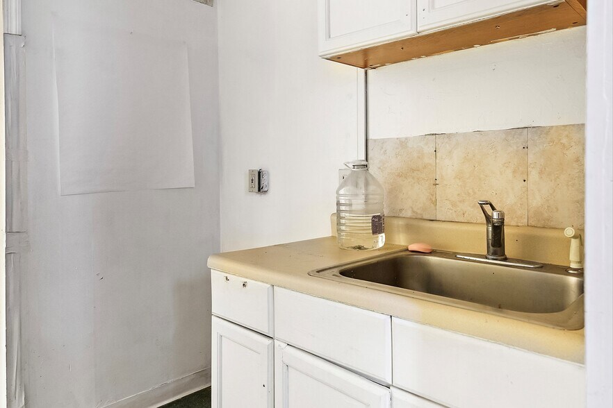 More Photos Of 14 S State St, Hackensack Office For Sale