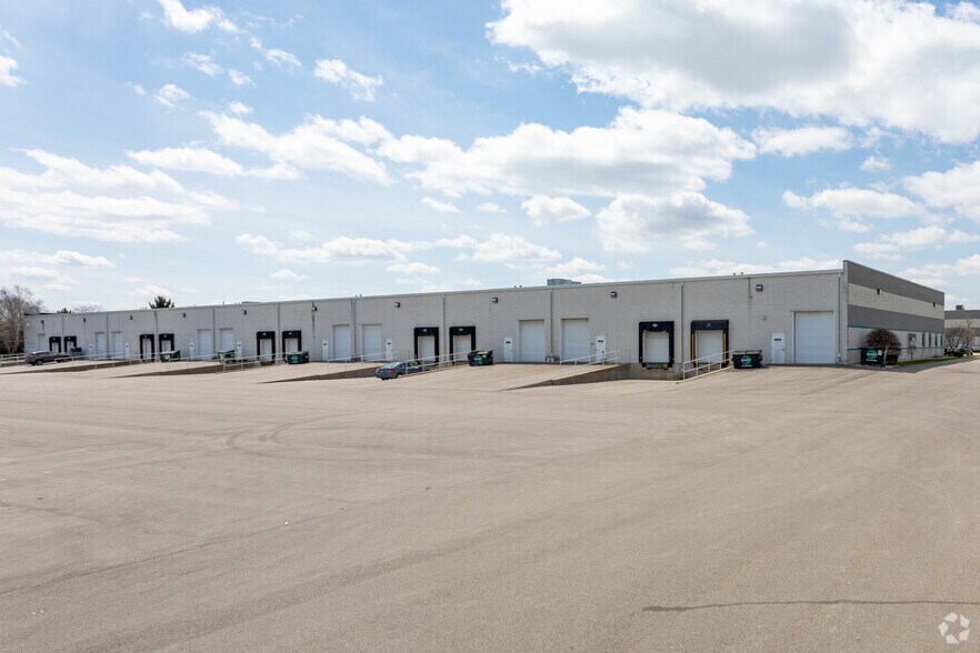 More Photos Of 8920 58th Pl, Kenosha Showroom For Lease